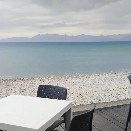 Agapi Acharavi à 50m De La Mer, 400m Du Centre *