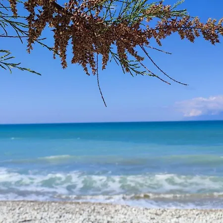 Agapi Acharavi à 50m De La Mer, 400m Du Centre Apartamento